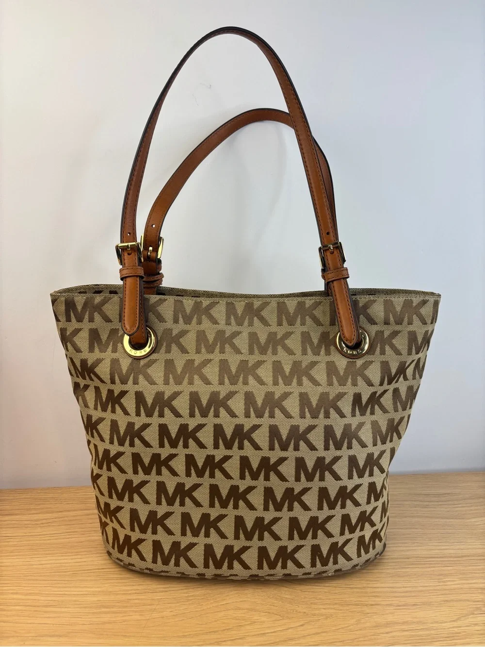Michael Kors Jet Set Signature Jacquard Tote Bag - Picture 9 of 16